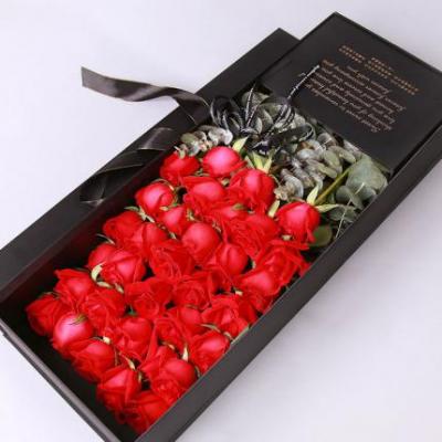 33朵红玫瑰花束礼盒 同城鲜花配送