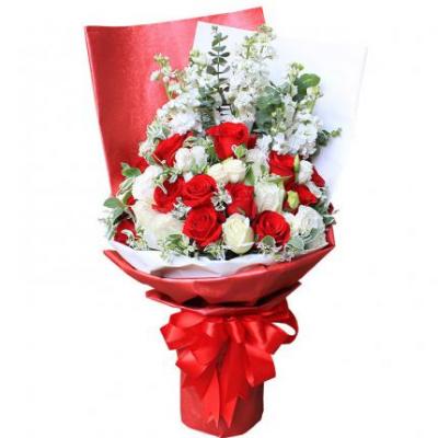 15朵红玫瑰+14朵白玫瑰花束 同城鲜花配送