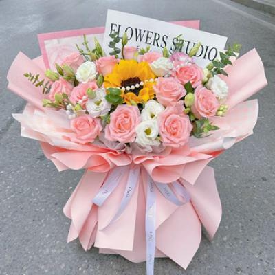 七夕情人节鲜花:遇见爱 12枝戴安娜粉玫瑰+1朵向日葵+4枝多头白桔梗花束